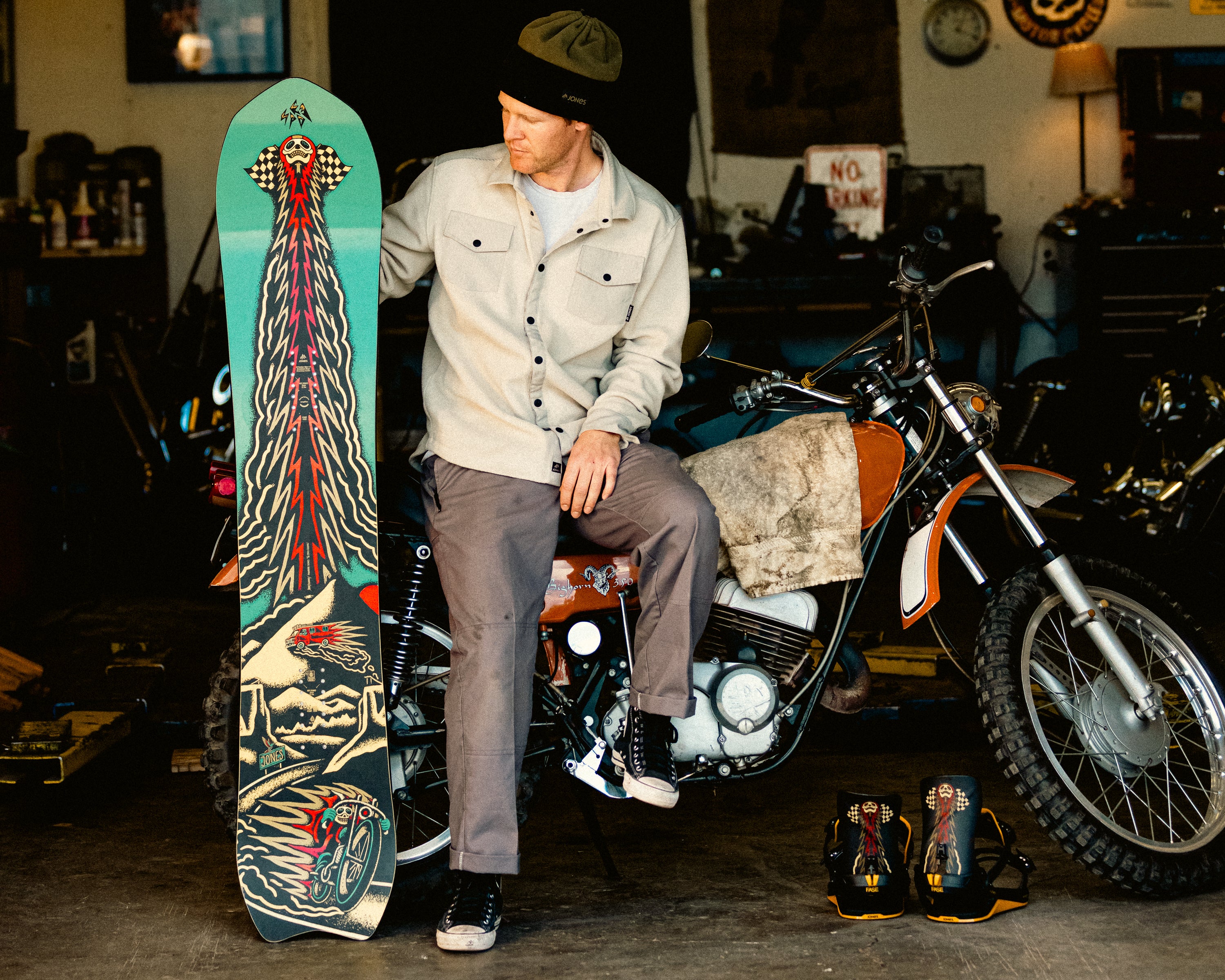 Jones Harry Kearney Signature Series Stratos Snowboard