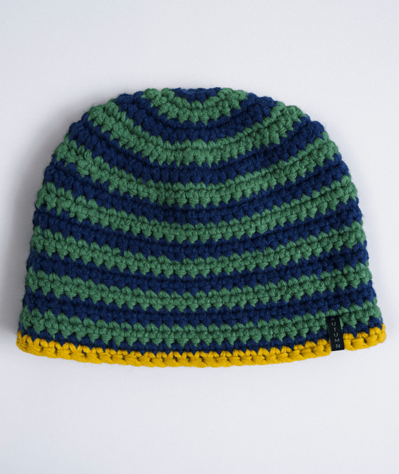 Autumn crochet beanie for men and women, stylish warm knit hat with autumn-inspired pattern, versatile winter accessory.