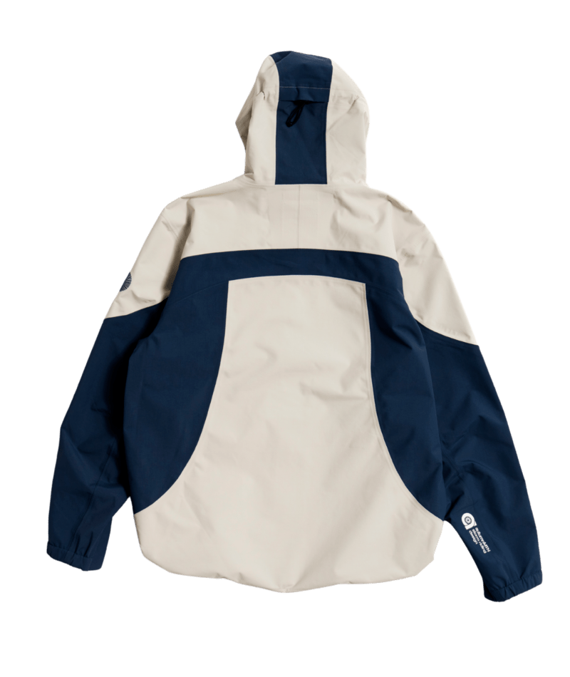 Autumn Camber 3L snow jacket for men and women, waterproof winter jacket with insulated design, in a stylish outdoor-ready look.