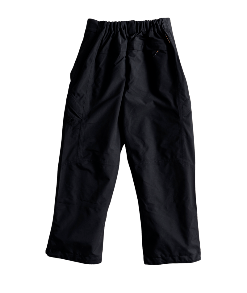 Autumn Shadow 3L snow pant for men and women, waterproof winter ski pants with adjustable waist and snow gaiters.