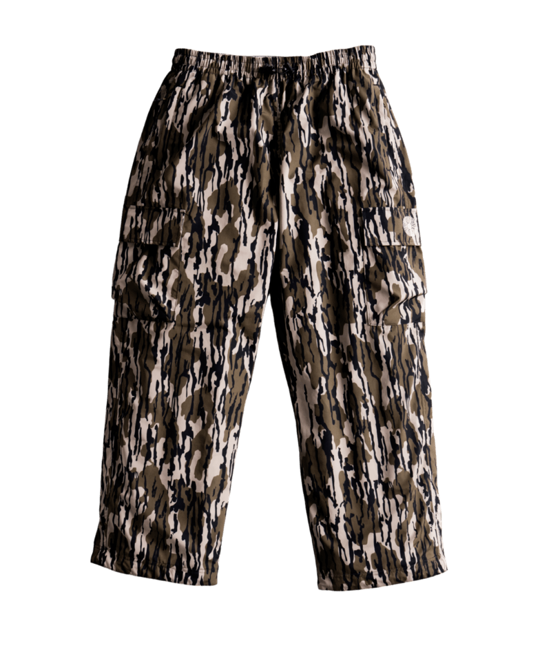 Autumn Cargo Snow Pants for men and women, stylish winter outdoor pants with multiple pockets and durable fabric.