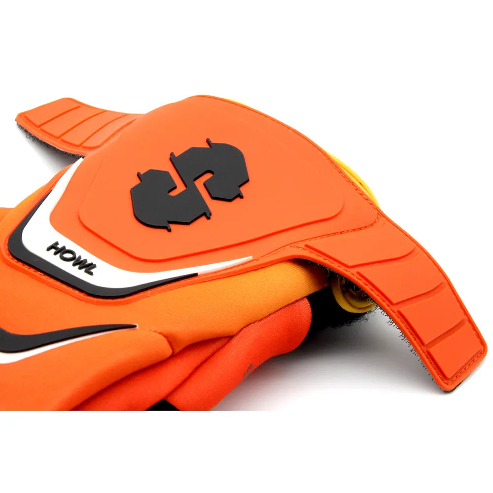 SVNR X Howl Glove 2026 - M I L O S P O R T