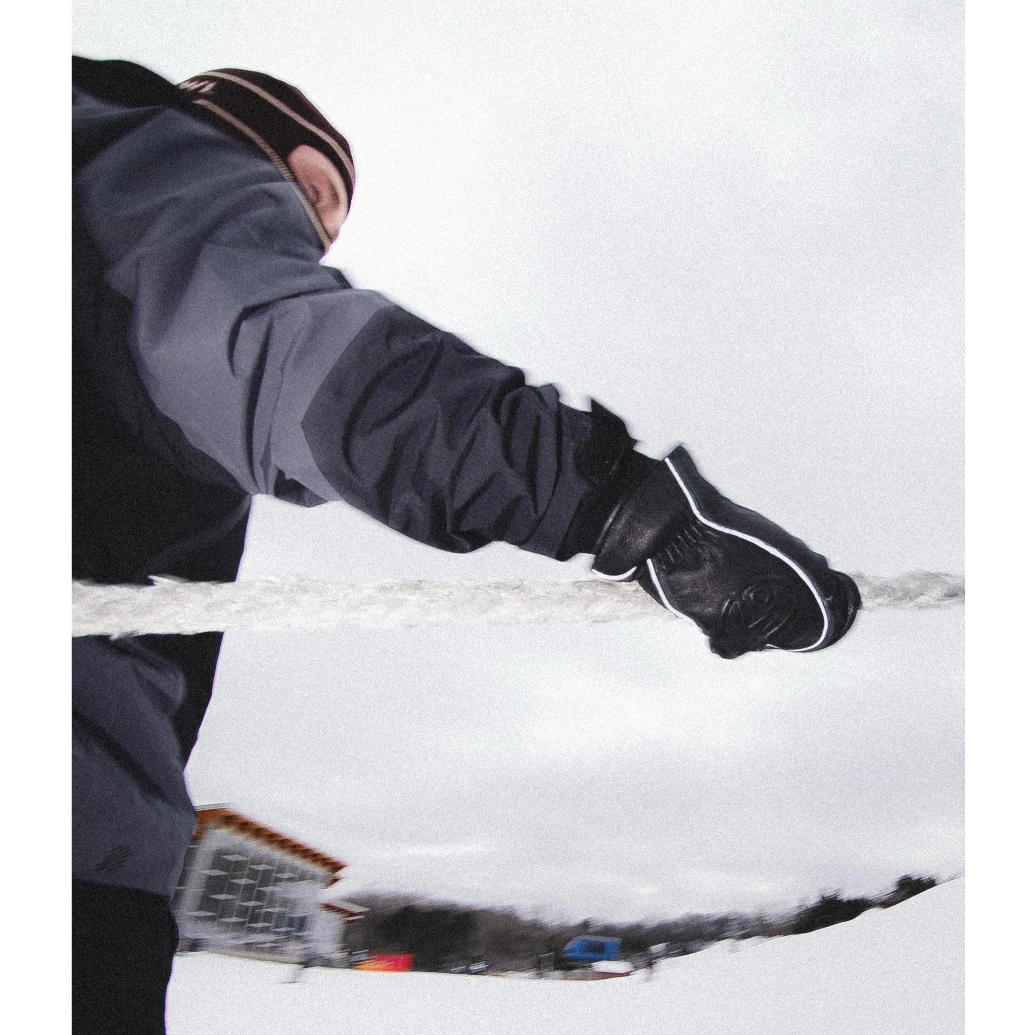 Howl Public X Highland Mitt 2025 - M I L O S P O R T