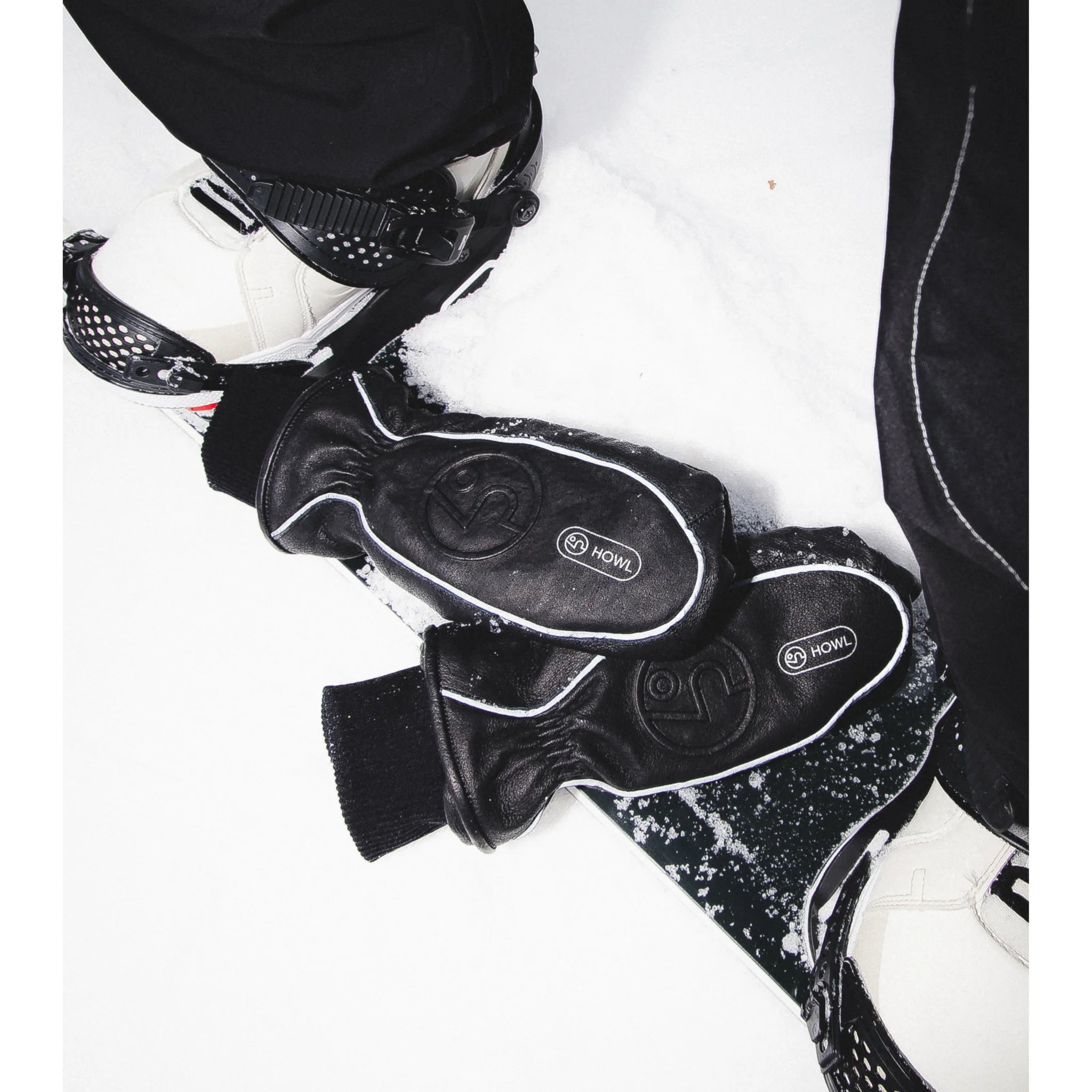 Howl Public X Highland Mitt 2025 - M I L O S P O R T