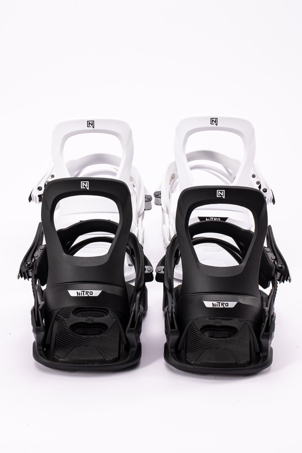 Nitro Charger Micro kids' snowboard bindings for 2027, featuring a sturdy design and adjustable straps for snowboarding.