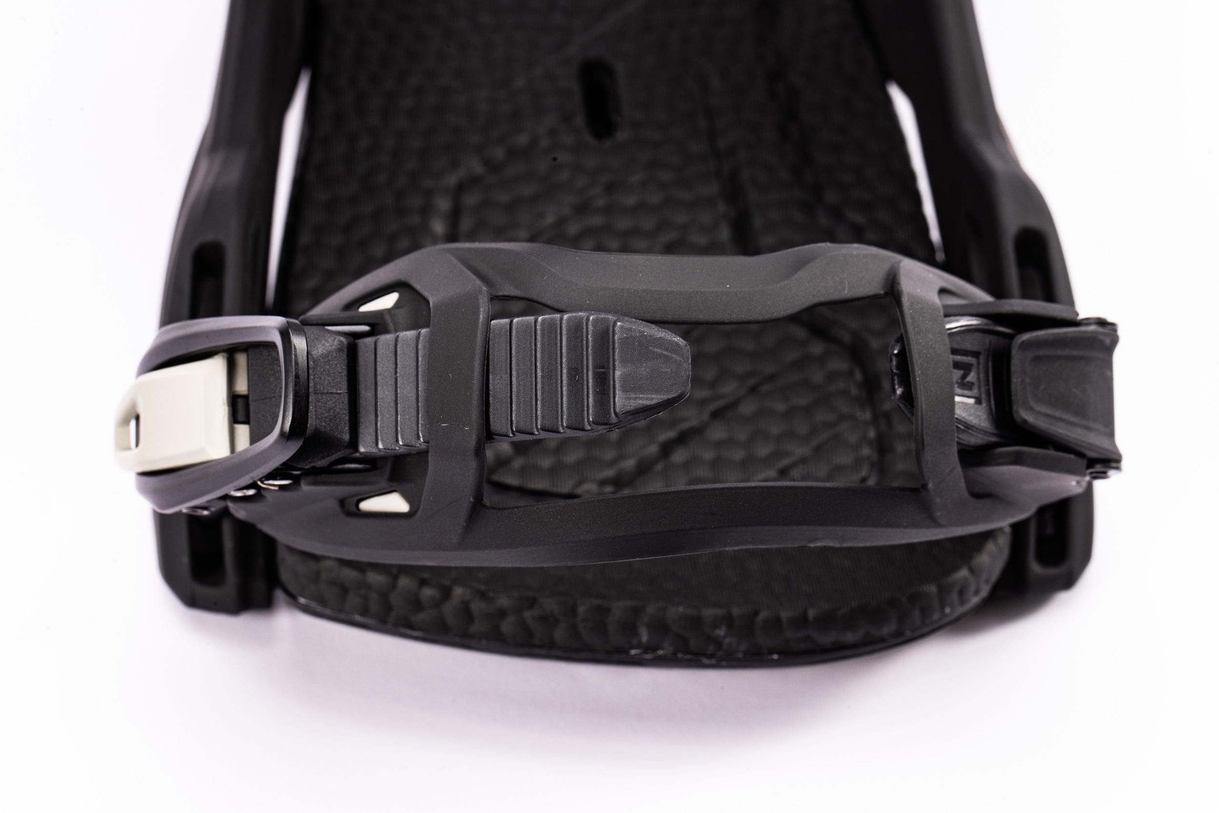Black Nitro Team Pro snowboard bindings with adjustable straps and high-back support, designed for professional snowboarding.