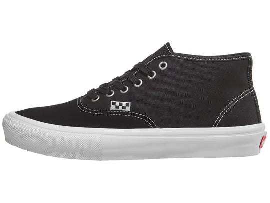 Vans Skate Authentic Mid shoes in black and white with classic low-top design and white rubber sole, suitable for skateboarding and casual wear.