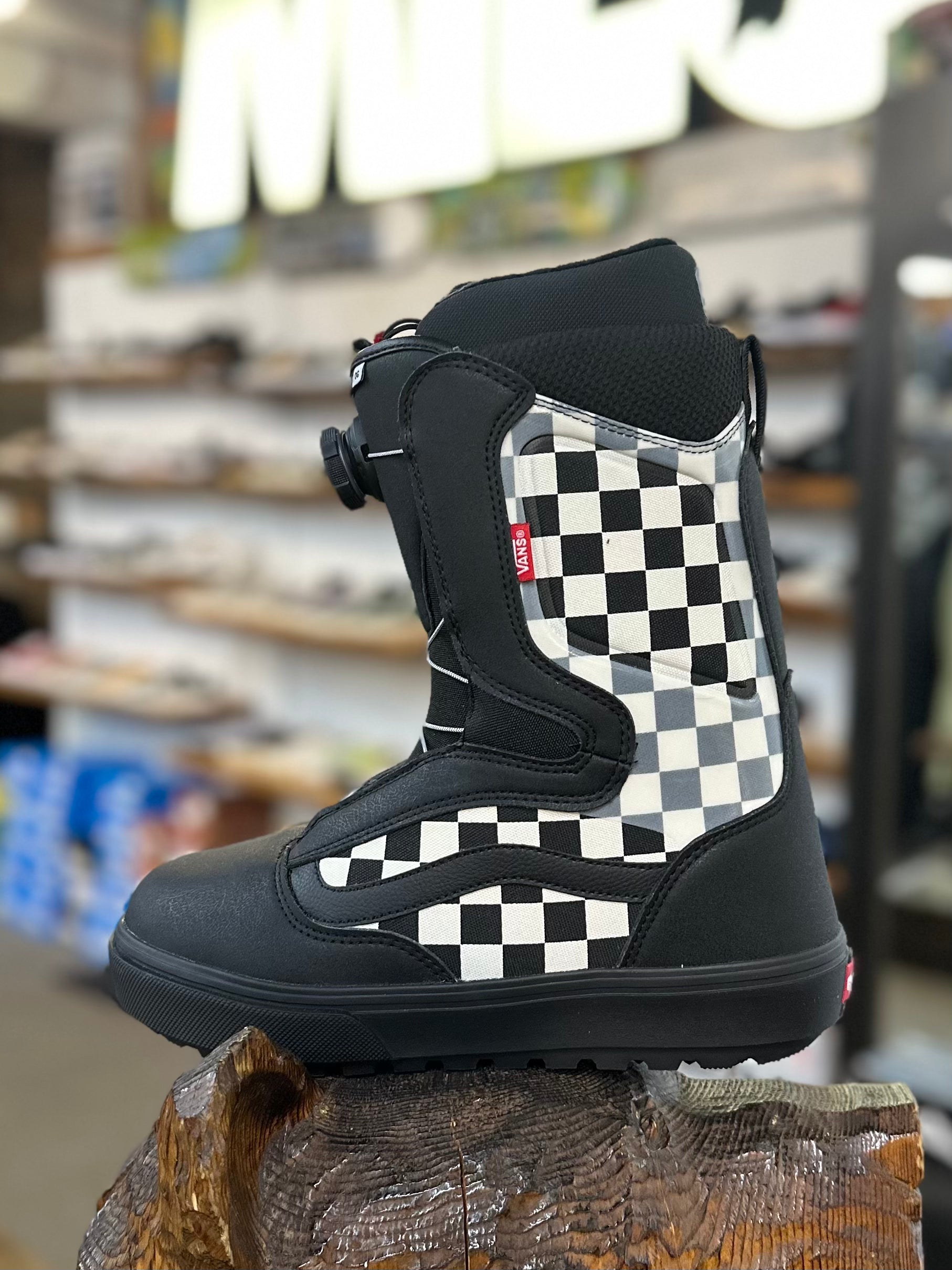 Vans Mens Aura OG Snowboard Boot 2025 - M I L O S P O R T