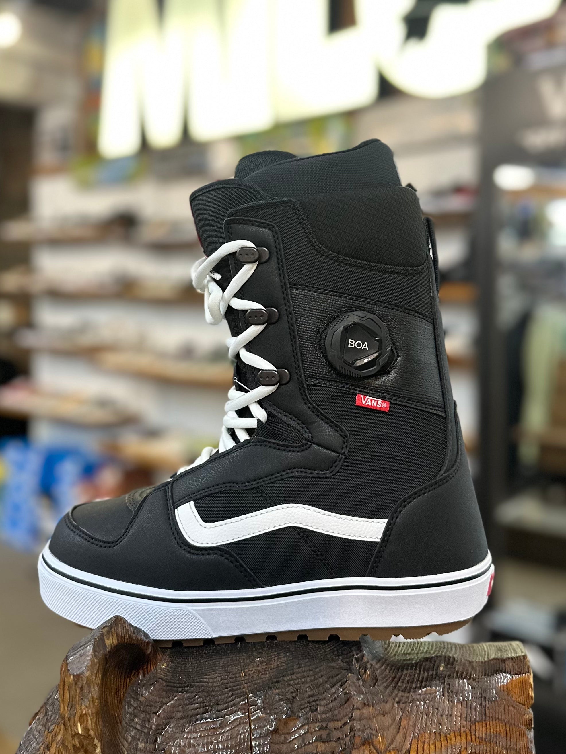 Vans Mens Invado OG Snowboard Boot 2025 - M I L O S P O R T