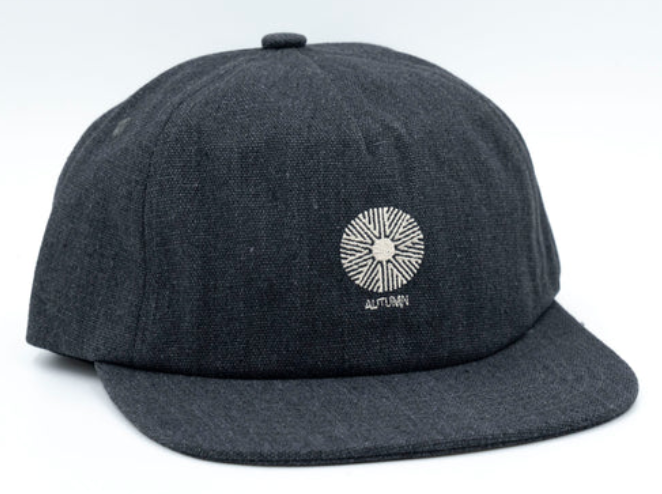 Autumn Washed Canvas Strapback Hat in Black - M I L O S P O R T