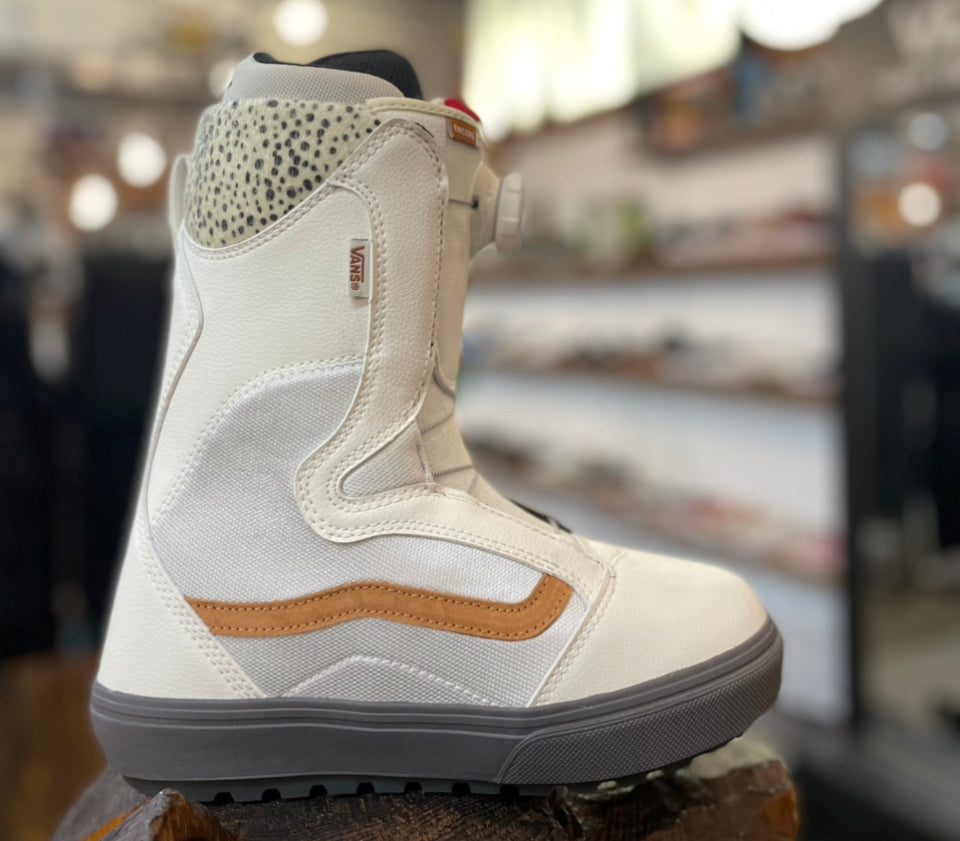 Womens Snowboard Boots – Tagged "vans" M I L O P R T