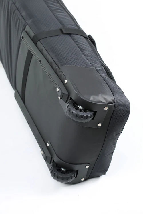 Nitro Tracker Wheelie Snowboard Bag 2026