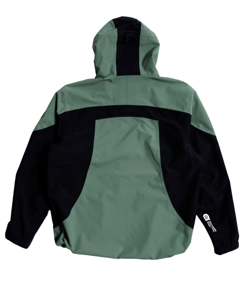 Autumn Camber 3L snow jacket in men's and women's styles, featuring waterproof fabric and insulated design for winter skiing.