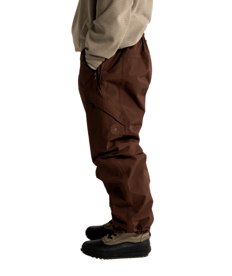 Autumn Shadow 3L snow pant for men and women, waterproof winter ski pants with adjustable straps and insulated design.
