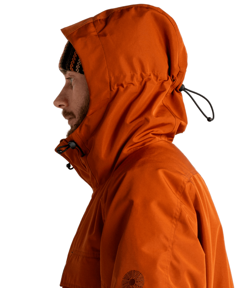 Autumn Scale insulated snow jacket for men and women, featuring a winter-ready design with durable fabric and stylish color accents.