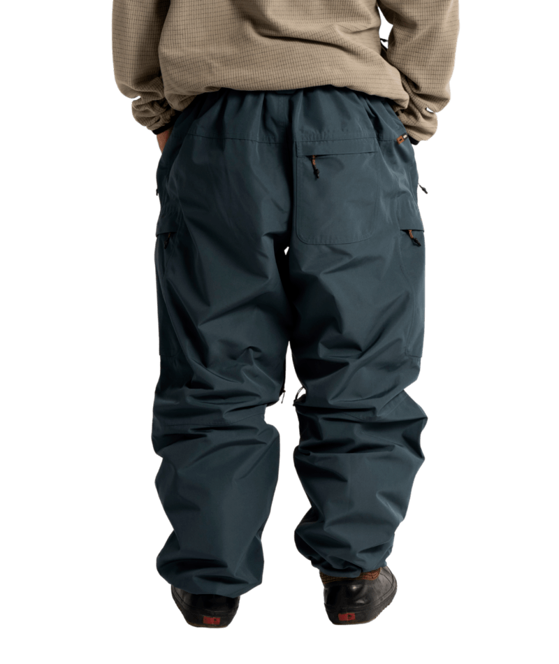 Autumn Storage Snow Pant 2027 for men and women, featuring durable fabric and multiple pockets for winter outdoor activities.