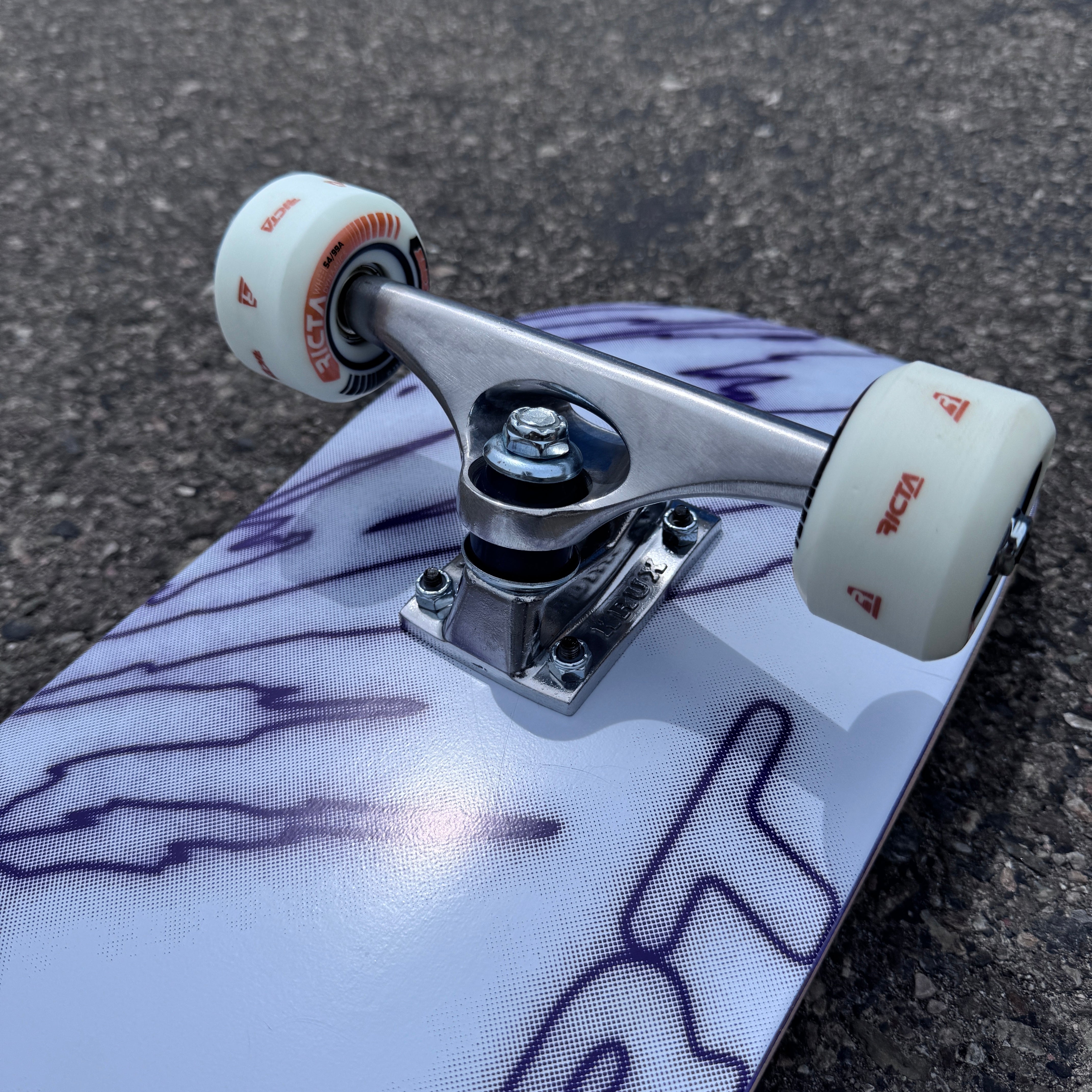Milosport Fracture Skateboard Complete