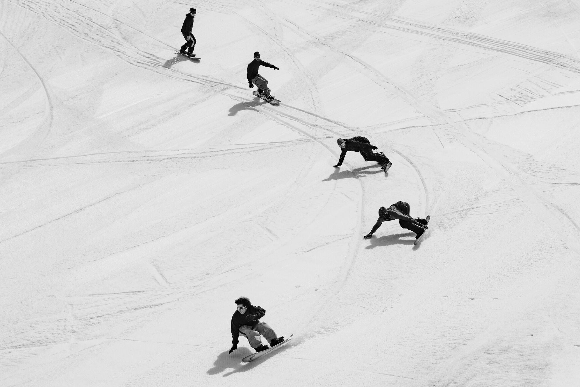 Jones Freecarver 6000 S snowboard for 2027, featuring a sleek snowboard with a Jones logo and a detailed top surface design.