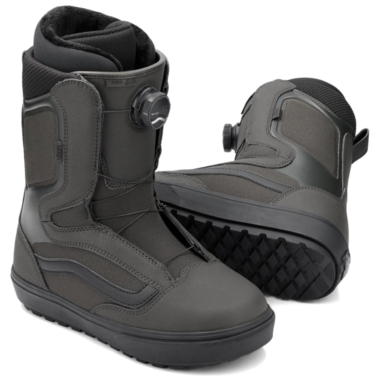 Vans Aura OG snowboard boot in faded black for men, showing the snow boot with padded ankle support and durable snowboarding design.