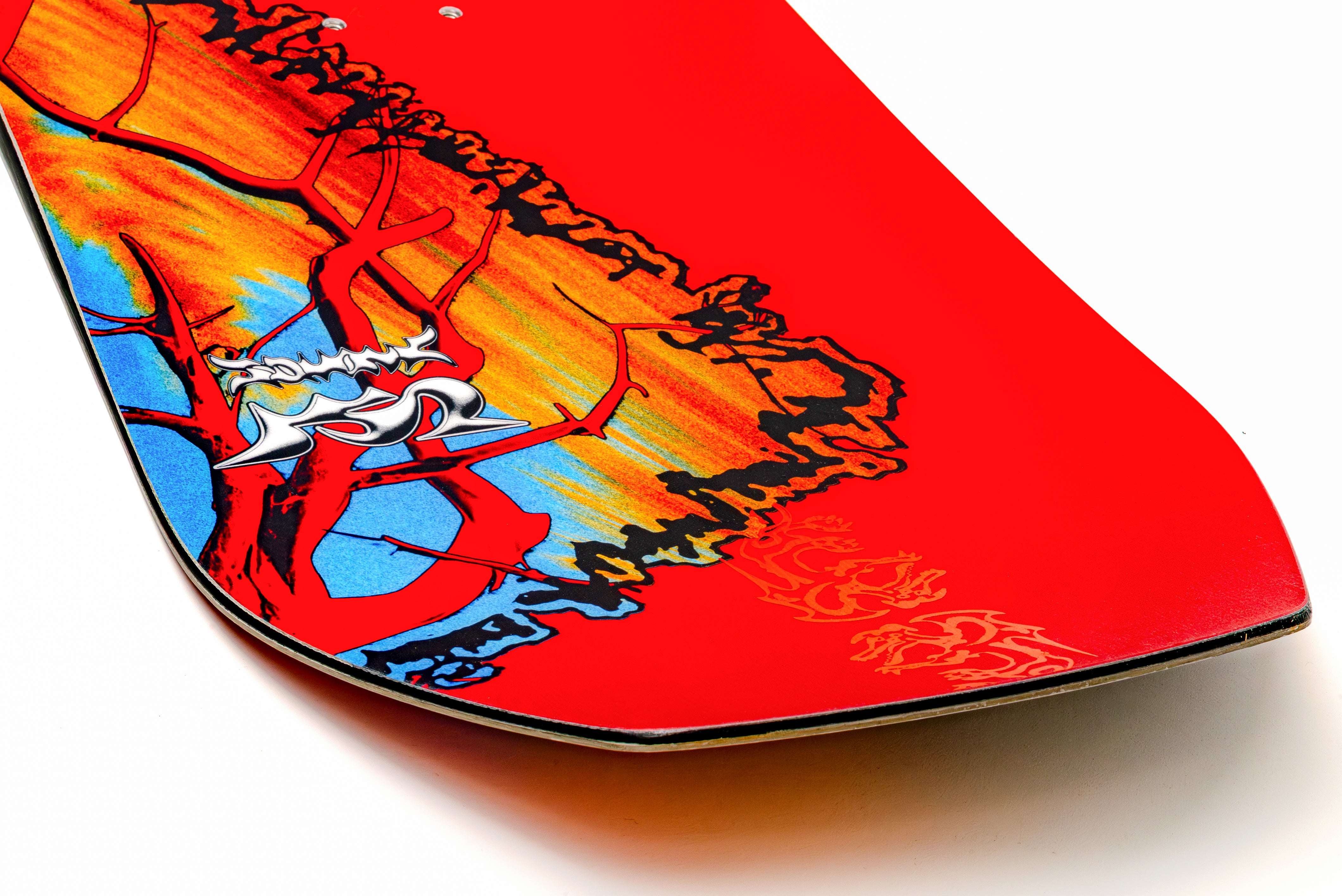 Armada Squonk Snowboard 2027 with detailed topsheet and tail design, ideal for snowboarding in winter conditions.