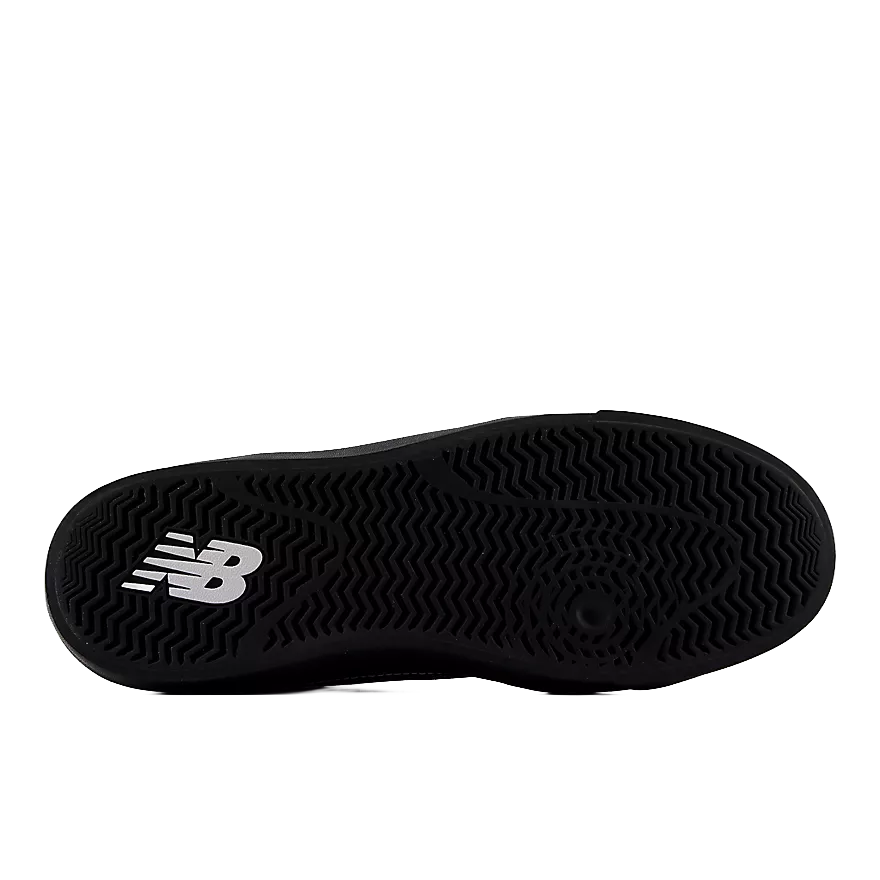 Bottom view of the black Ndurance rubber outsole and herringbone traction pattern on the New Balance Numeric Franky Villani 417 Low skate shoe.