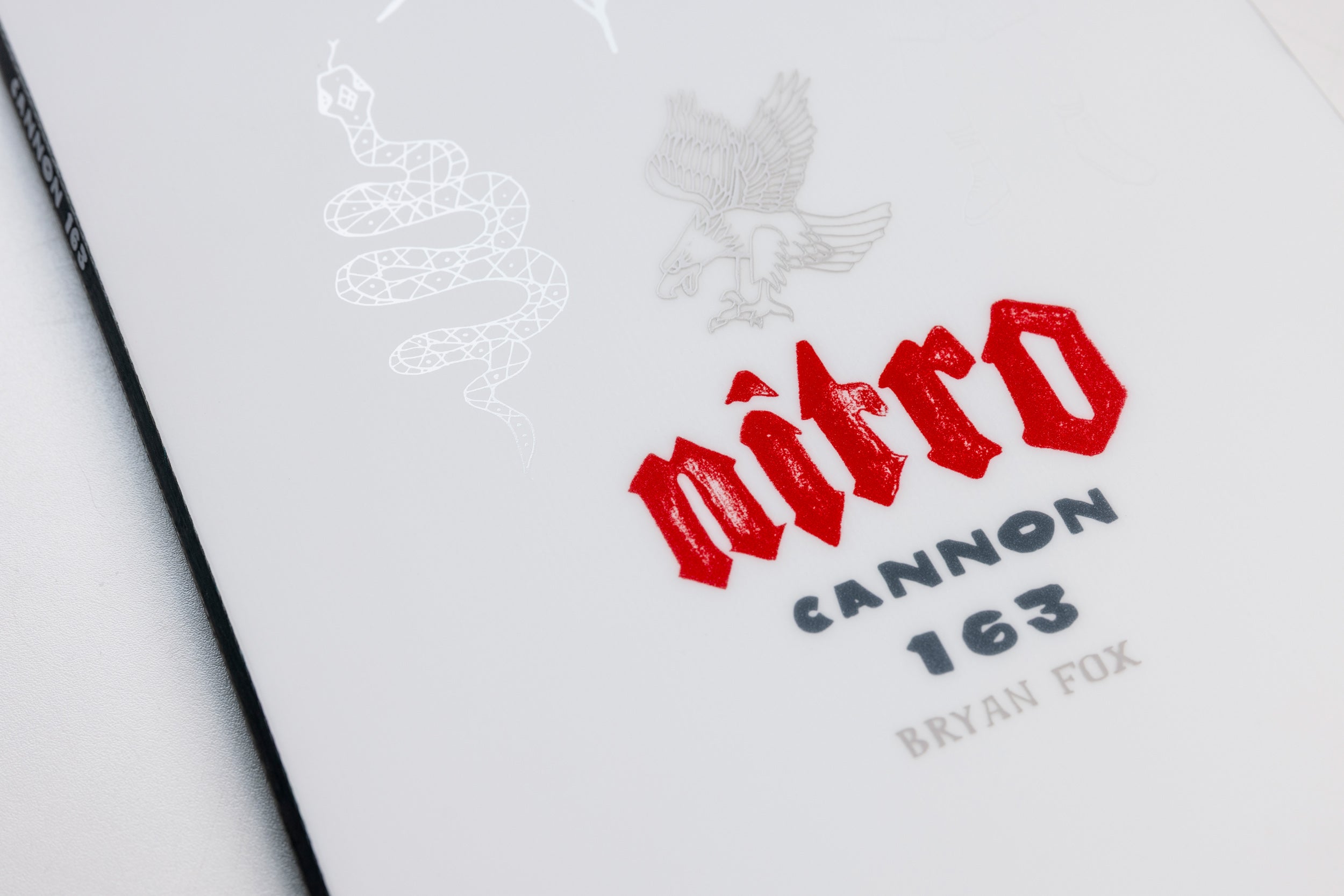 Nitro Cannon Quiver Series snowboard in size Milosport, featuring a sleek design and vibrant graphics for snowboarding performance.