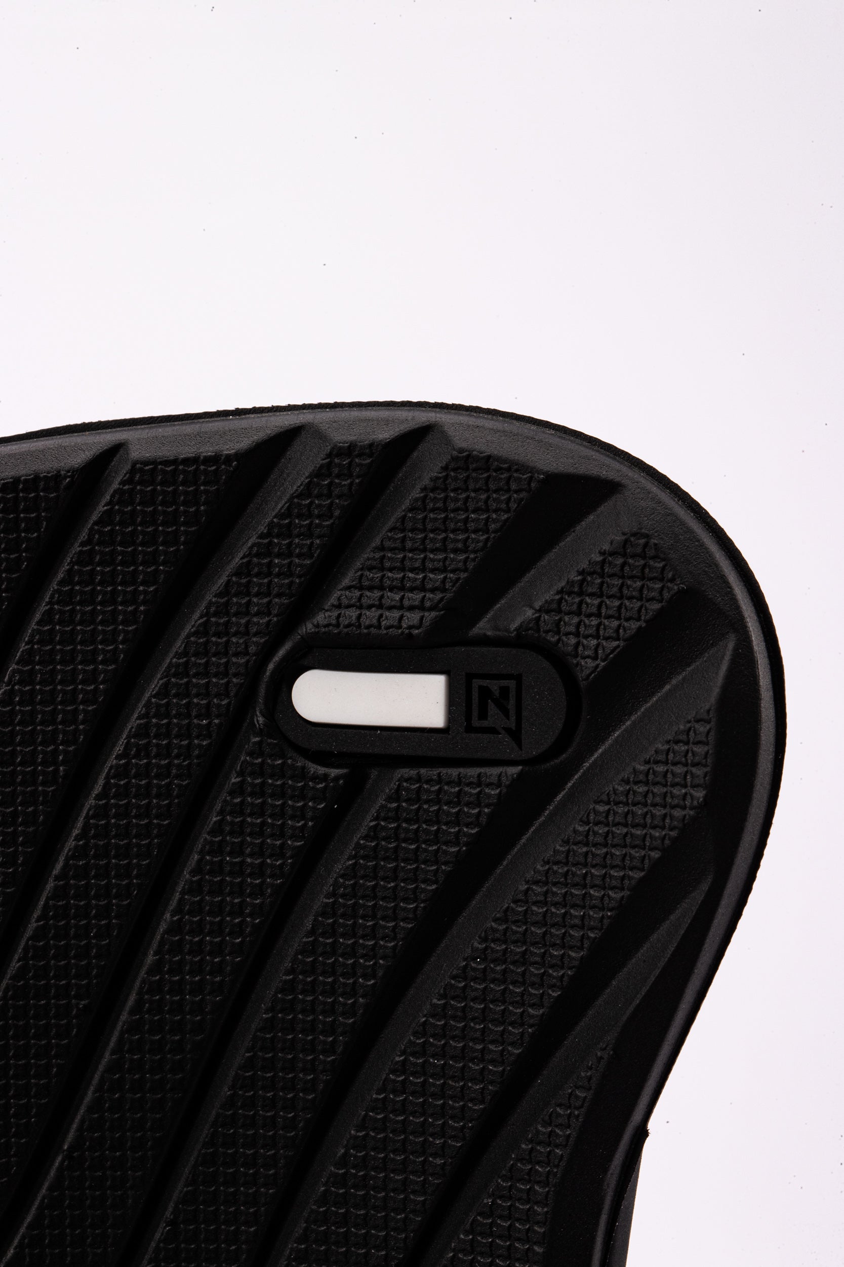 Black Nitro Fate snowboard bindings for 2027, featuring high-milostructure design and adjustable straps for snowboarding.