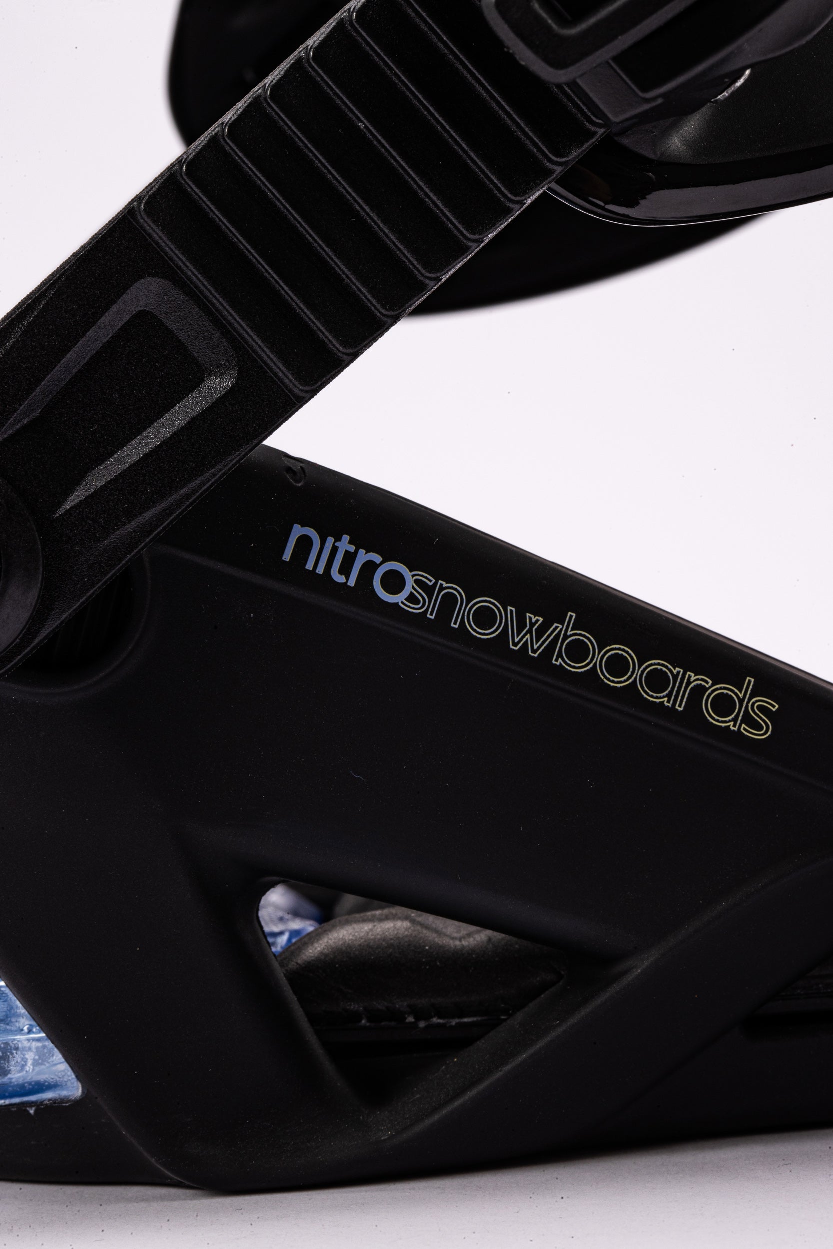Black Nitro Fate snowboard bindings with logo, designed for snowboarding, featuring adjustable straps and durable construction.