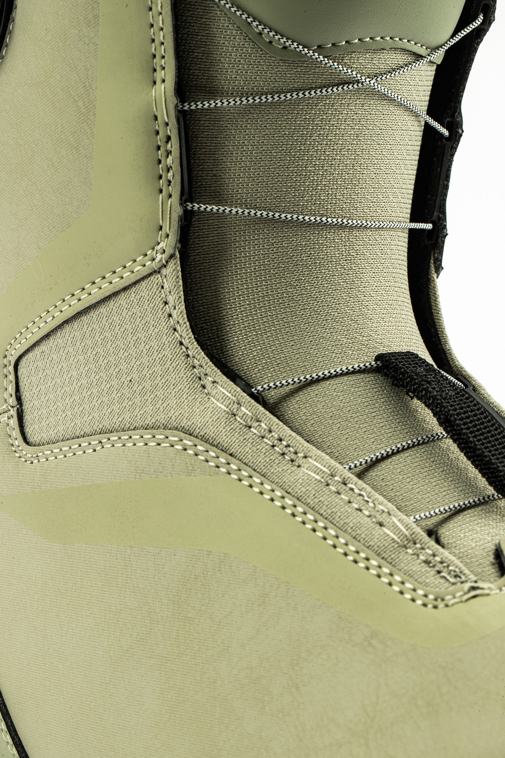 Nitro Sentinel Boa Snowboard Boots in sand color with laces, designed for snowboarding comfort and performance.