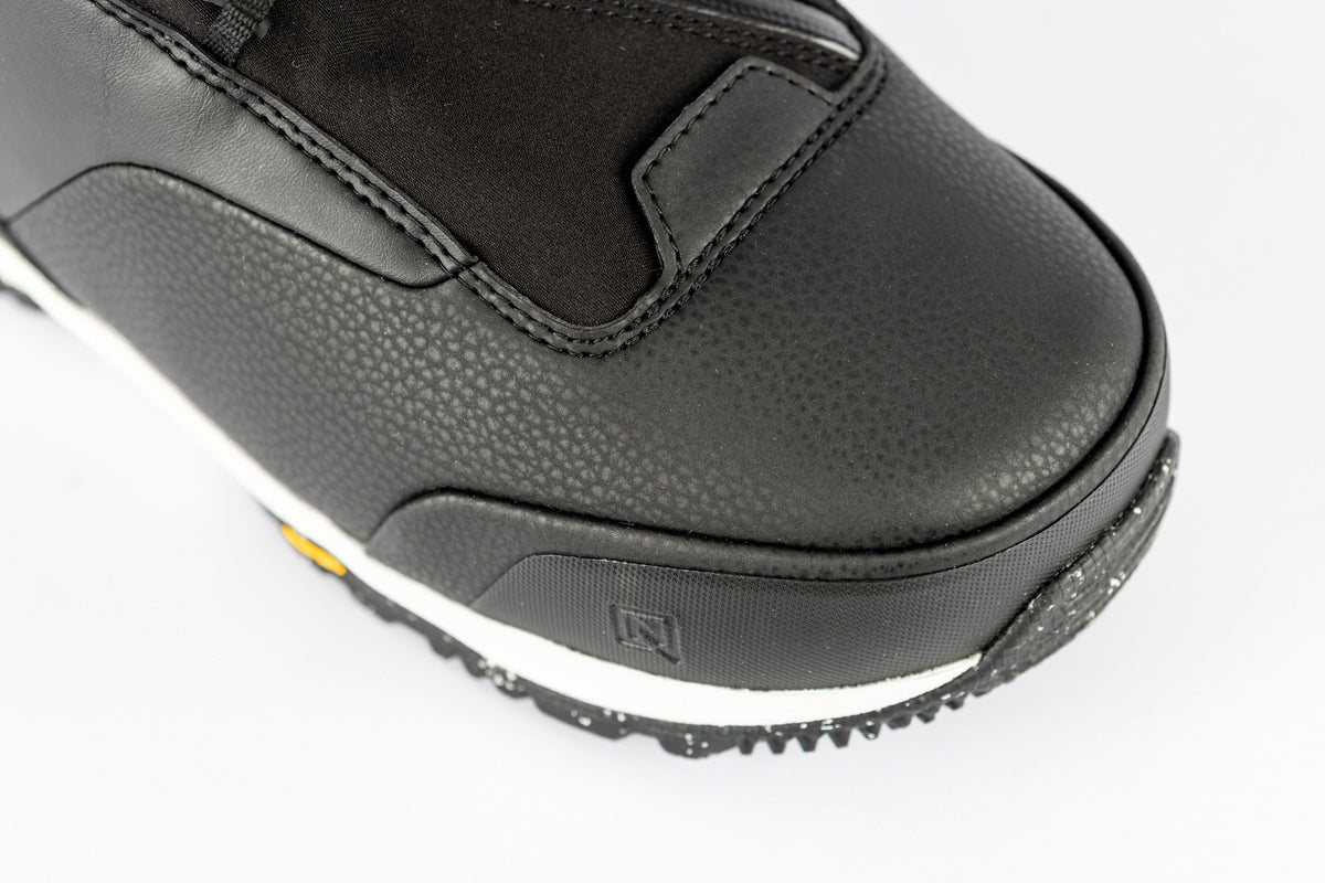 Black Nitro Venture Pro TLS snowboard boots with sturdy toe design, ideal for snowboarding in 2027.