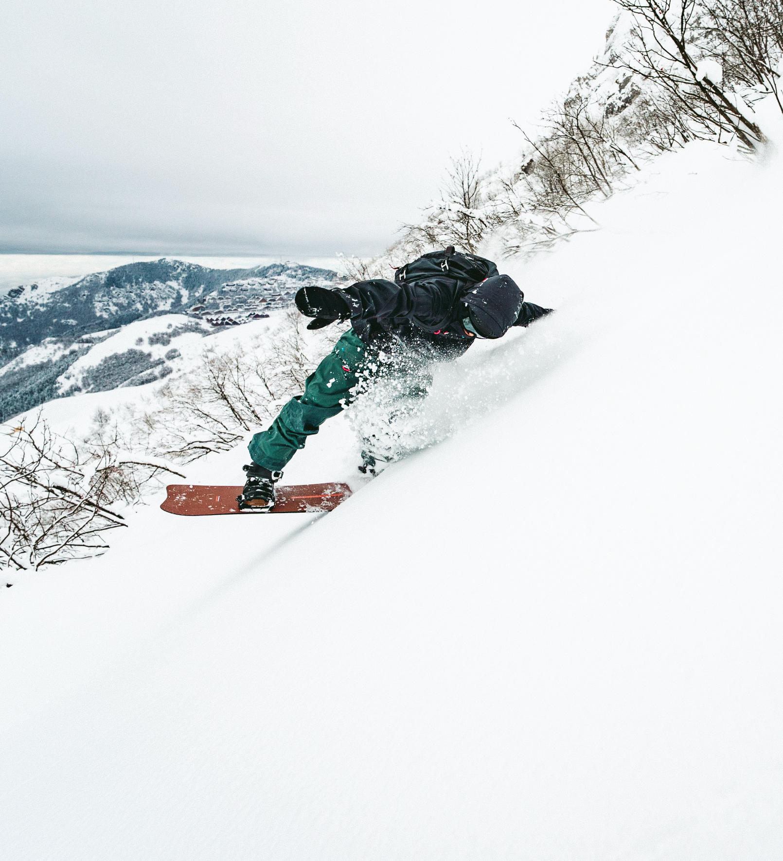 United Shapes Deep Reach snowboard for snowboarding, featuring a sleek design suitable for powder and deep snow conditions.
