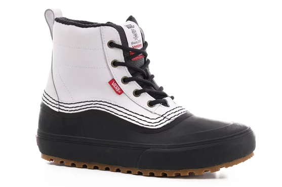 Vans Standard Mid MTE Snow Boot in Kennedi Deck White and Black